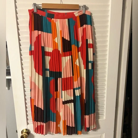 Colorful Geometric Pleated Skirt - Picture 2 of 5
